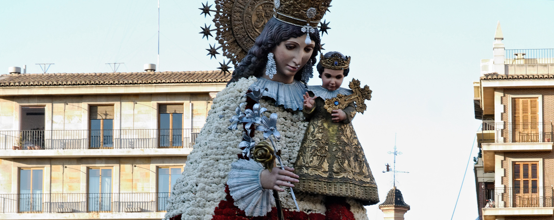 Casa Isabel-ofrenda virgen fallas